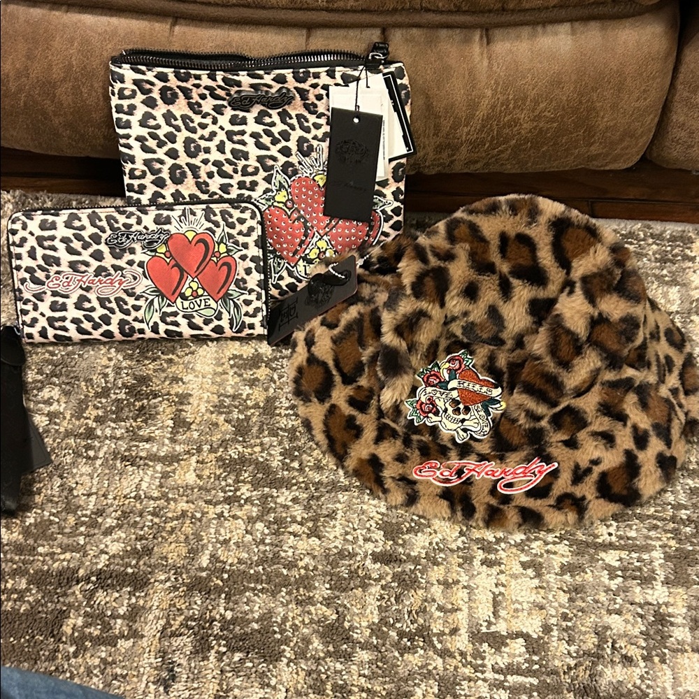 New Ed Hardy Leopard and Heart Print Set. Wallet, Wristlet, and bucket hat